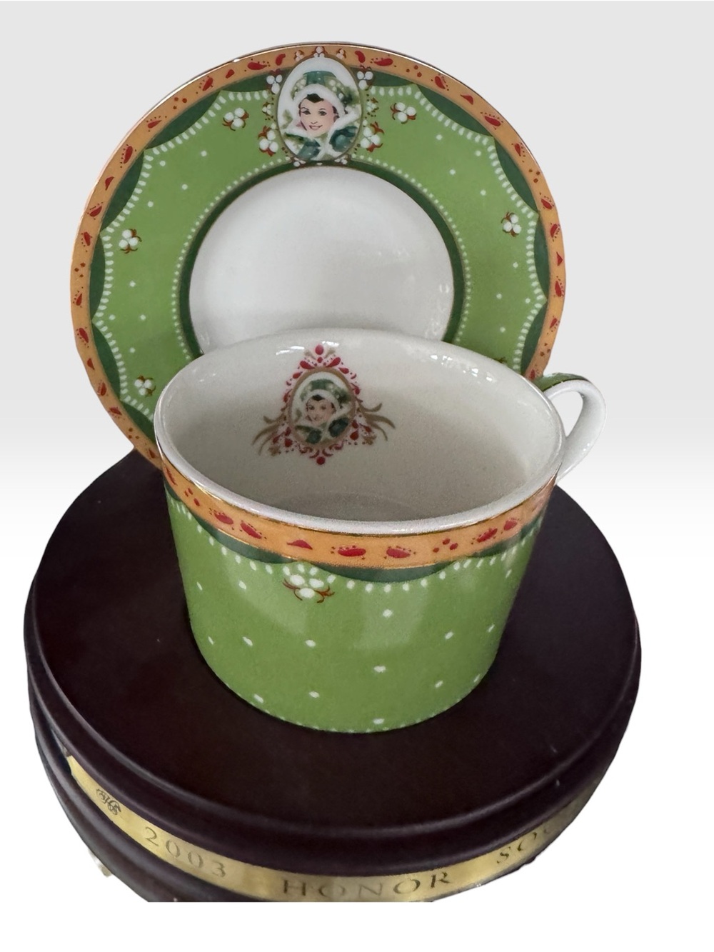 Avon 2003 Honor Society Holiday Teacup & Saucer with Box Vintage Christmas